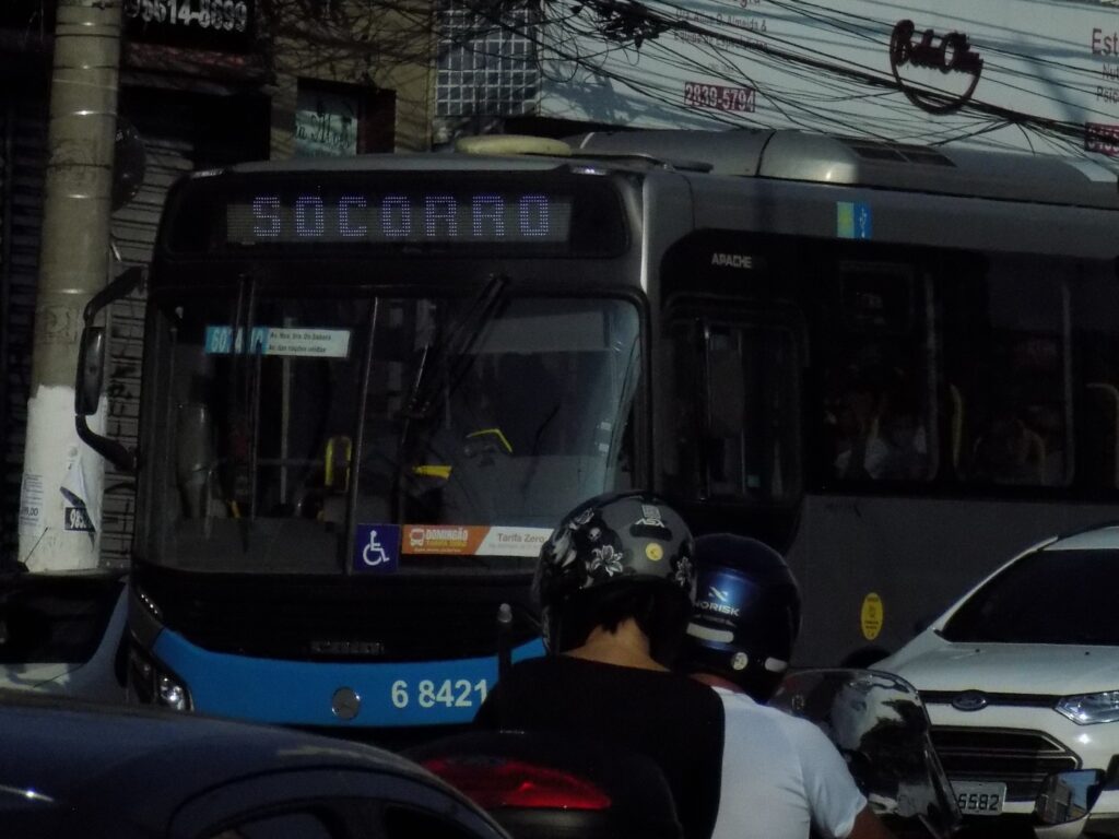 Ônibus com destino ao bairro socorro 