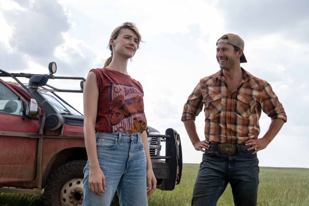 Kate (Daisy Edgar-Jones) e Tyler (Glen Powell) em 'Twisters'