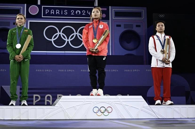 Pódio de medalhas do breaking, nas Olimpíadas de 2024, em Paris