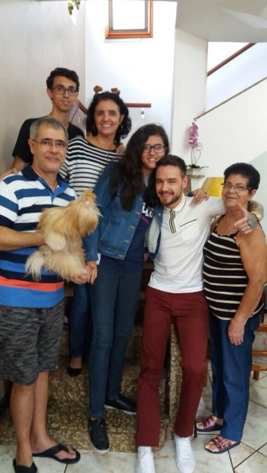 Liam Payne ao lado de Marcella e sua família