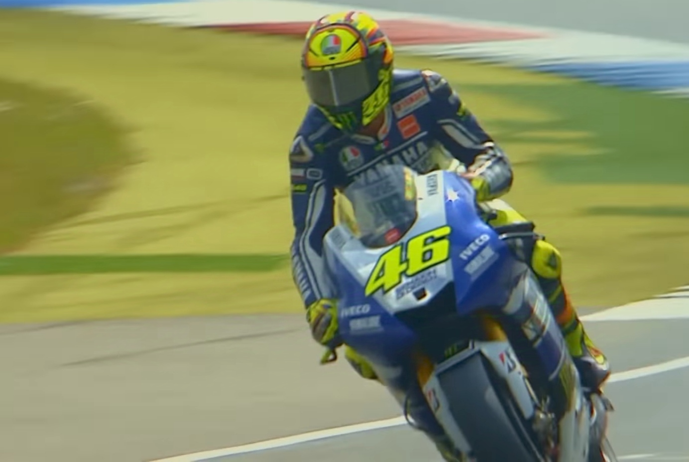 Valentino Rossi correndo de moto