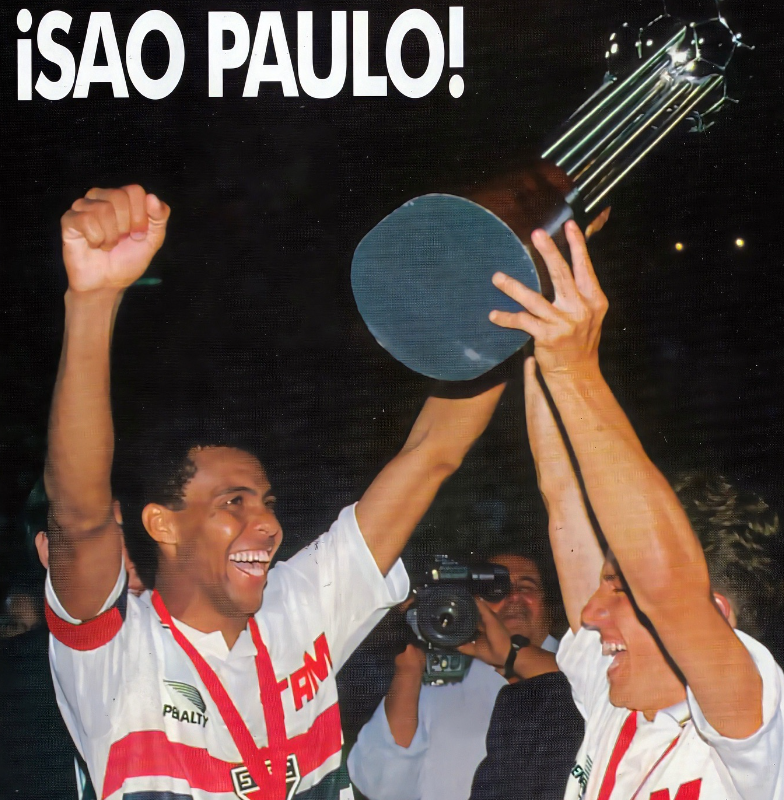 Elenco do São Paulo, chamado de Expressinho Tricolor, comemorando o título da Copa Conmebol em 1994