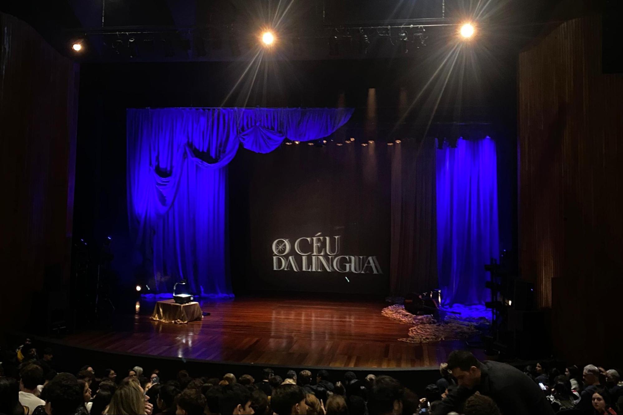 Palco do monólogo " O céu da língua"