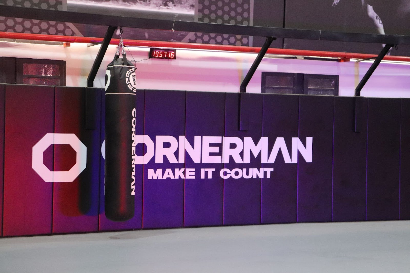 Cornerman Fight Night transmitiu UFC com direito a cerveja grátis ...