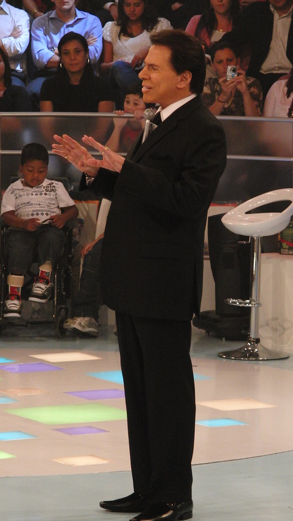 Apresentador SIlvio Santos em apresentação do Teleton. 