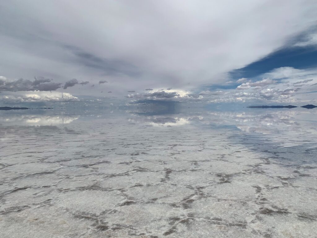 Maior reserva de lítio do mundo; horizonte composto por sal