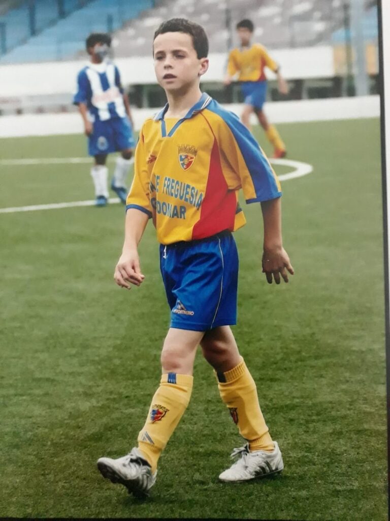 Diogo Jota criança treinando