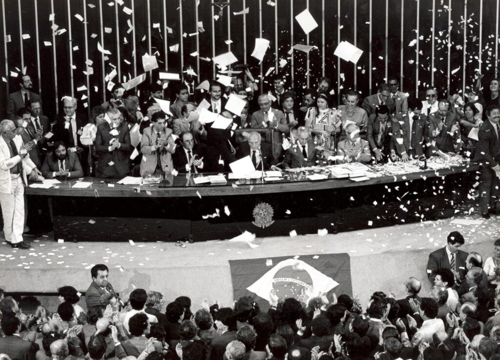 Papéis voando no Congresso Nacional
