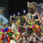 Ao fundo, um sambódromo visto de cima, com uma escola de samba desfilando na passarela e as arquibancadas lotadas. Em destaque, Á esquerda, um carro alegórico protagonizando a figura de um homem negro DJ sobre uma mesa de som. À direita, imagens de pessoas vestindo figurinos alegóricos, com muitos adereços, cores e brilho.