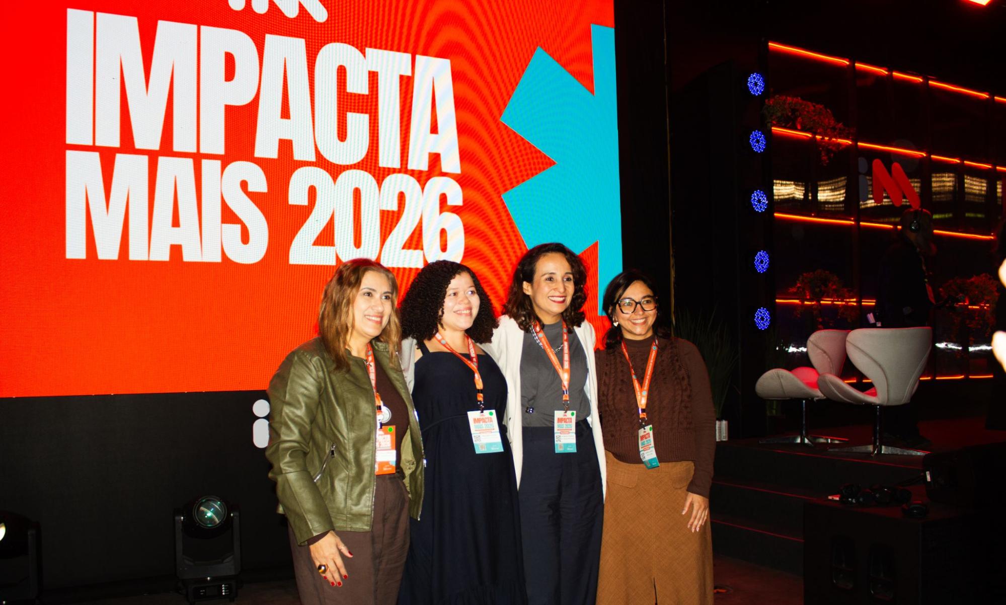 Michelle Ribeiro, Mayara Costa, Monique Moraes e Andréa Gomes, respectivamente, no painel do Fórum 
