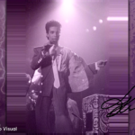 Ao centro, o cantor Prince em uma performance. Ao fundo, raios e trovões. O roxo é a cor predominante na imagem.