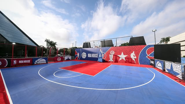Quadra externa da NBA House
