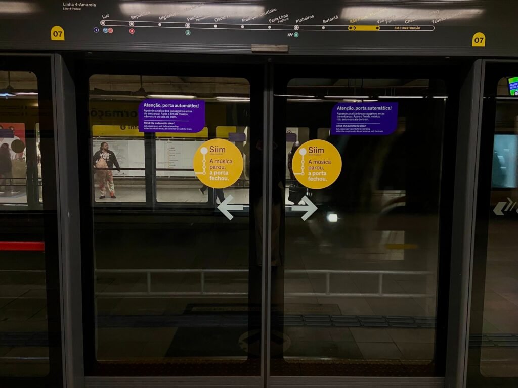 Metrô de São Paulo tem música personalizada para cada estação, o que contribui com a poluição sonora