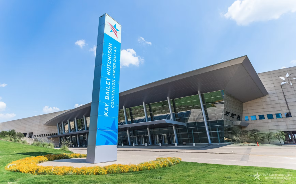 Imagem da fachada de uma grande construção.