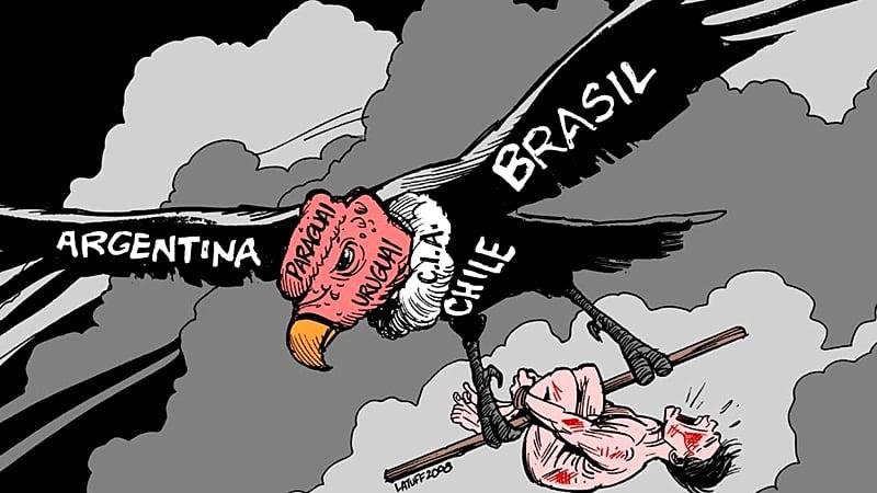 Arte gráfica de um gavião carregando uma pessoa em posição de tortura