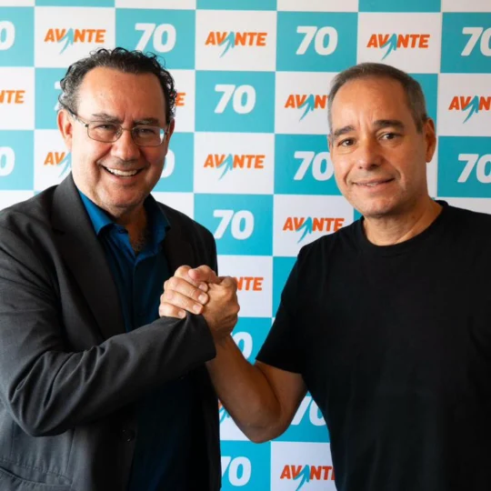 Na imagem, o candidato ao Planalto Augusto Cury e Luiz Tibé, presidente do Avante