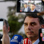 Na imagem, o candidato à presidência pelo PL, Flávio Bolsonaro