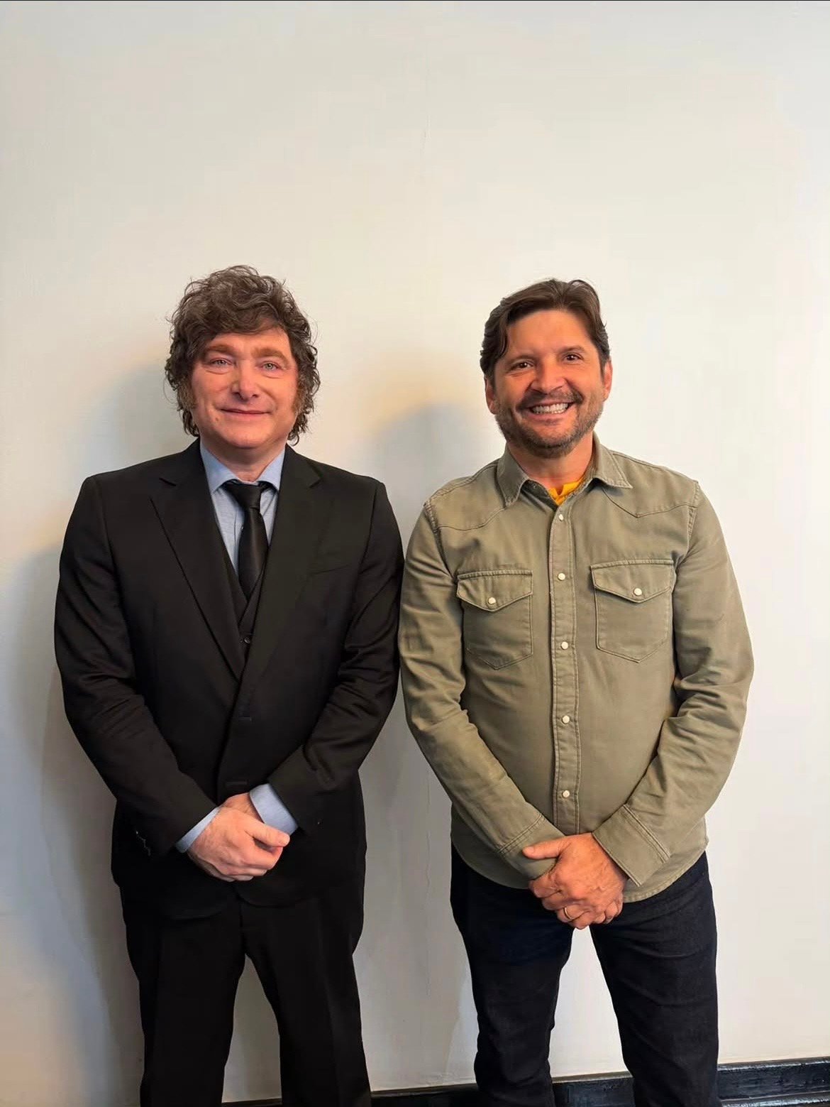 Na imagem, André do Prado e Javier Milei, presidente da Argentina