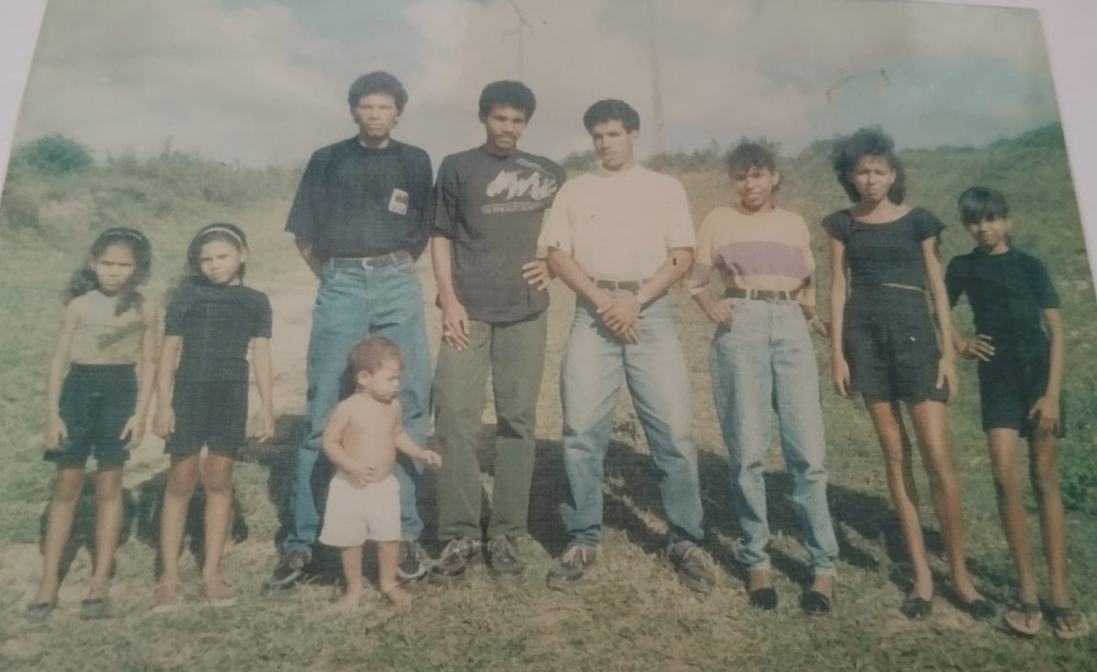 Na imagem, a família de Vera Lúcia