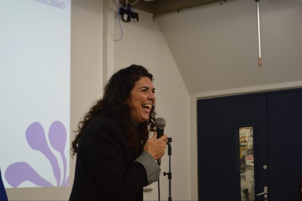 Foto de Erica Chaves, ex-jotana que esteve presentee na fundação da Jornalismo Jr., em 2004