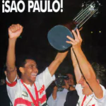 Elenco do São Paulo, chamado de Expressinho Tricolor, comemorando o título da Copa Conmebol em 1994