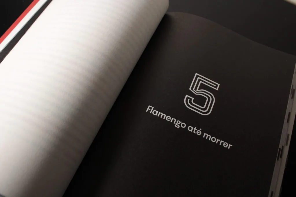 Página do livro com a frase "Flamengo até morrer"