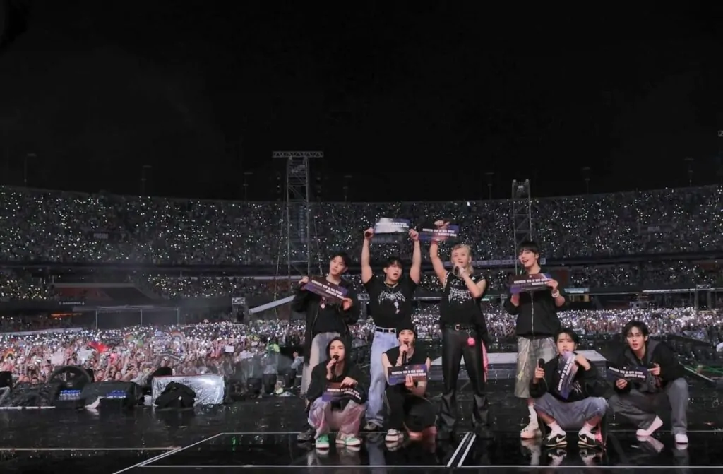 Stray Kids durante show.