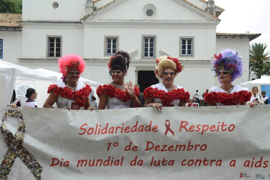 Comunidade trans em manifestação na luta contra a AIDS