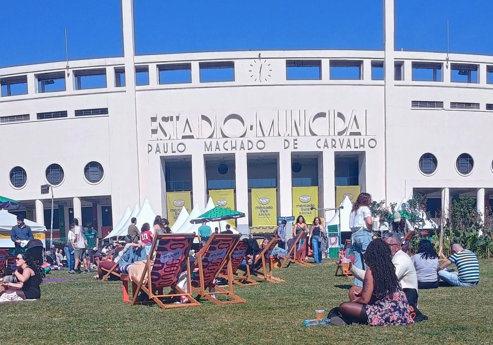 estádio do pacaembu e praça charles miller recebendo a feira do livro 2026