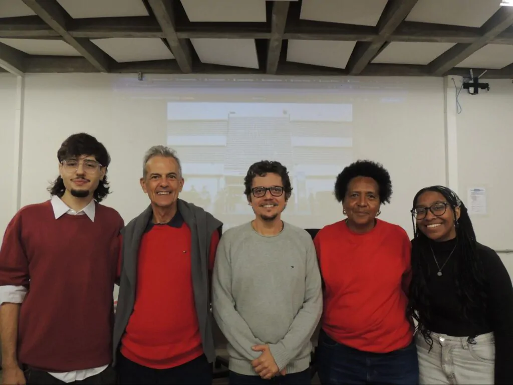 Diretores de Eventos da Jornalismo Júnior junto com Atílio, Wagner e Eliária no último dia da II Semana do Audiovisual