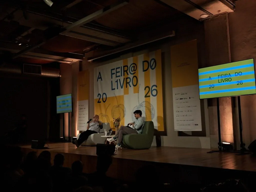 Autor fala em palestra