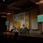 Autor fala em palestra