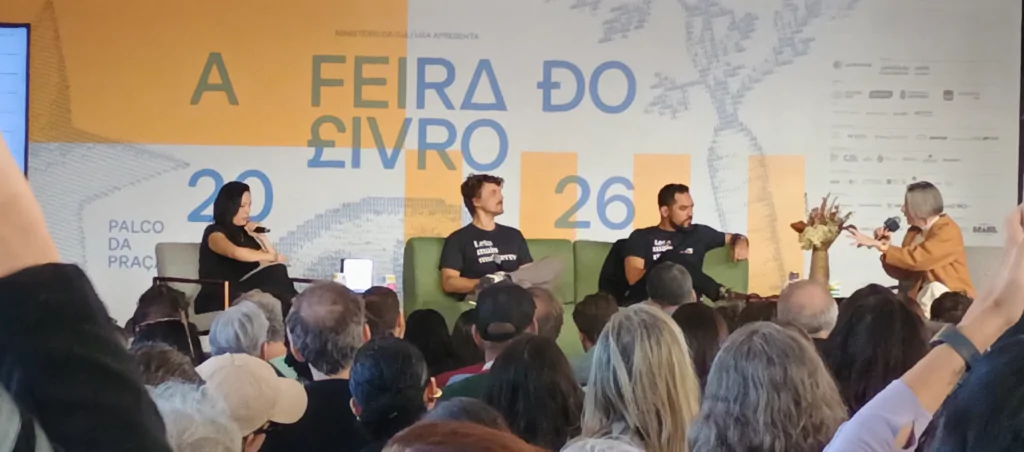 A psicanalista Vera Iaconelli, o advogado Renan Quinalha e o ator Thomas Aquino o palco da Feira do Livro 2026
