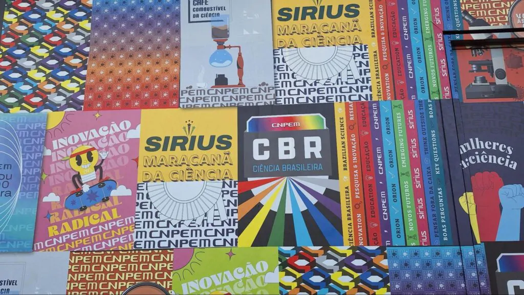 Cartazes de divulgação de evento na CNPEM.