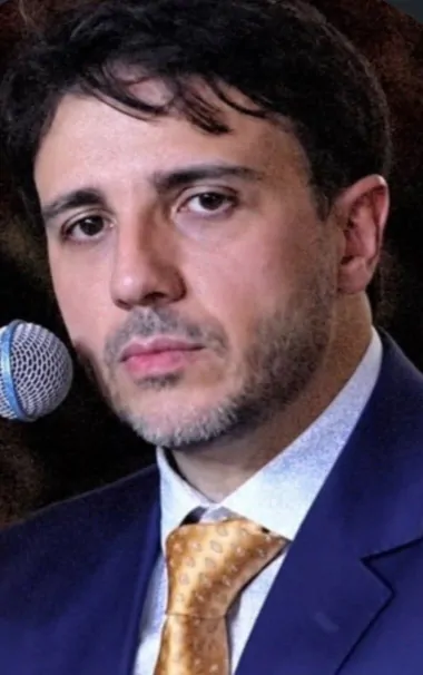 Na imagem, o candidato a presidência pelo Missão, Renan Santos