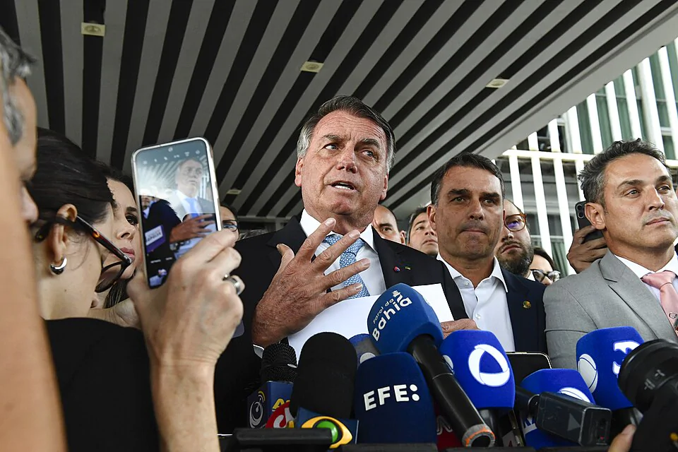 Na imagem, Jair Bolsonaro, pai de Flávio Bolsonaro