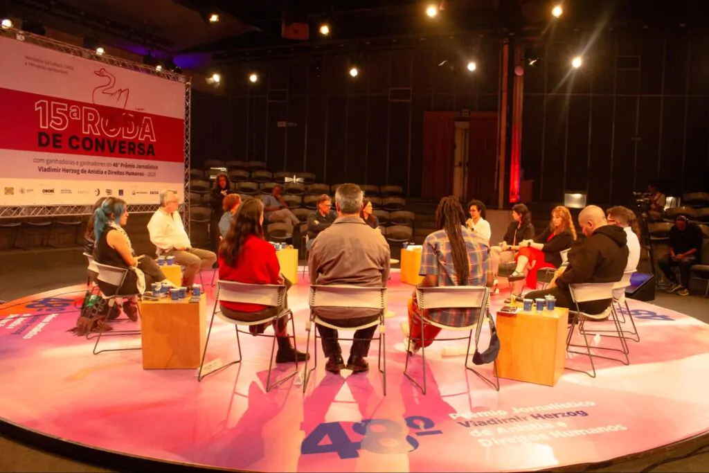 Na imagem, os convidados da 15º Roda de Conversa do Prêmio Vladmir Herzog