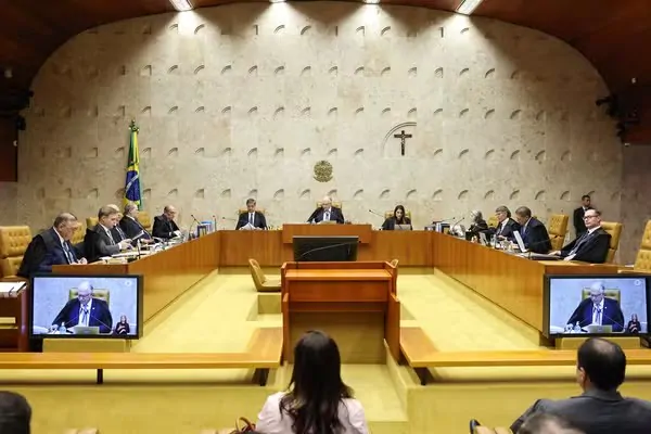 Imagem do julgamento histórico do ministro Alexandre de Moraes